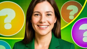 Eine lächelnde Frau blickt direkt in die Kamera. Im Hintergrund sind mehrere große, farbige Fragezeichen zu sehen, die die Unsicherheit und Komplexität der Kryptowährungsmärkte symbolisieren. Die Szene ist in einem hellen, positiven Grün gehalten.