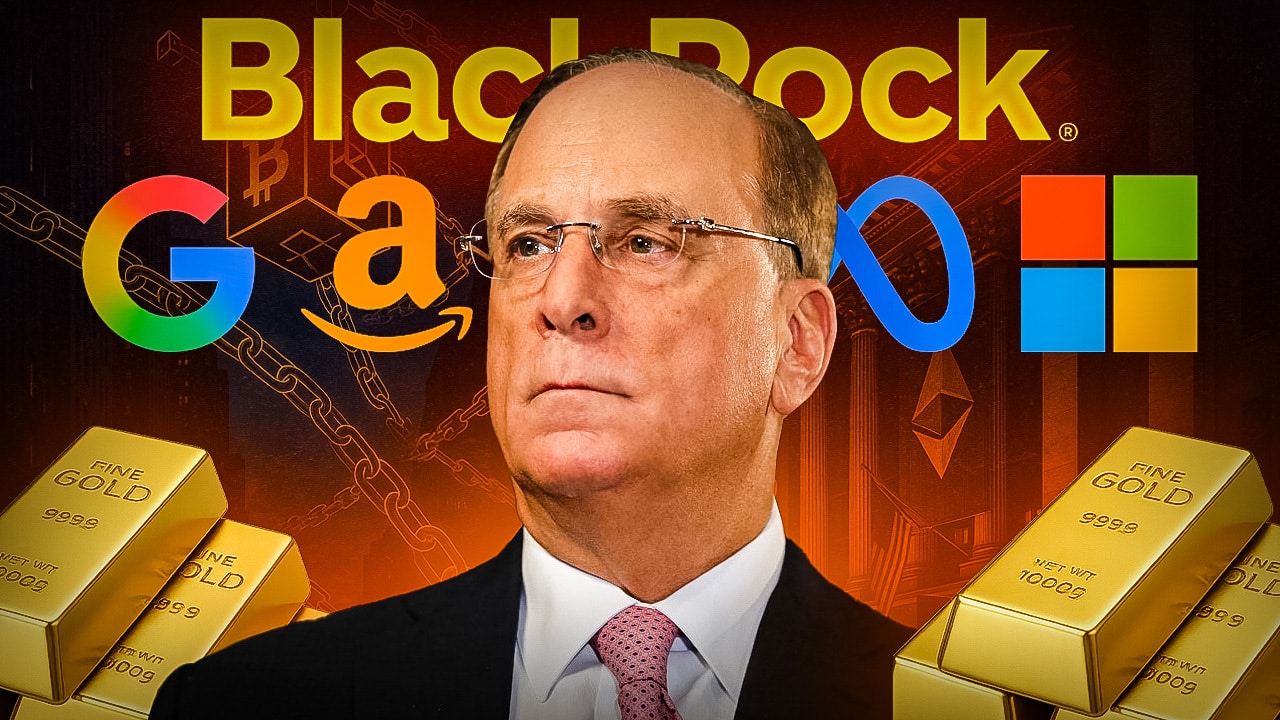 Ein ernster Mann vor Logos von BlackRock, Google, Amazon, Meta und Microsoft, umgeben von Goldbarren und Krypto-Symbolen wie Bitcoin und Ethereum.