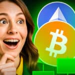 Eine lächelnde Frau blickt begeistert auf die Symbole von Bitcoin und Ethereum, daneben grüne Kerzen eines steigenden Kursdiagramms – Symbol für Kursgewinne und positive Marktstimmung.